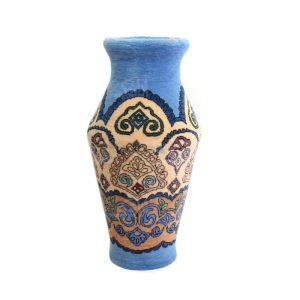 قالی سه بعدی دستباف فرم گلدان طرح سر ترنج رنگ کرم